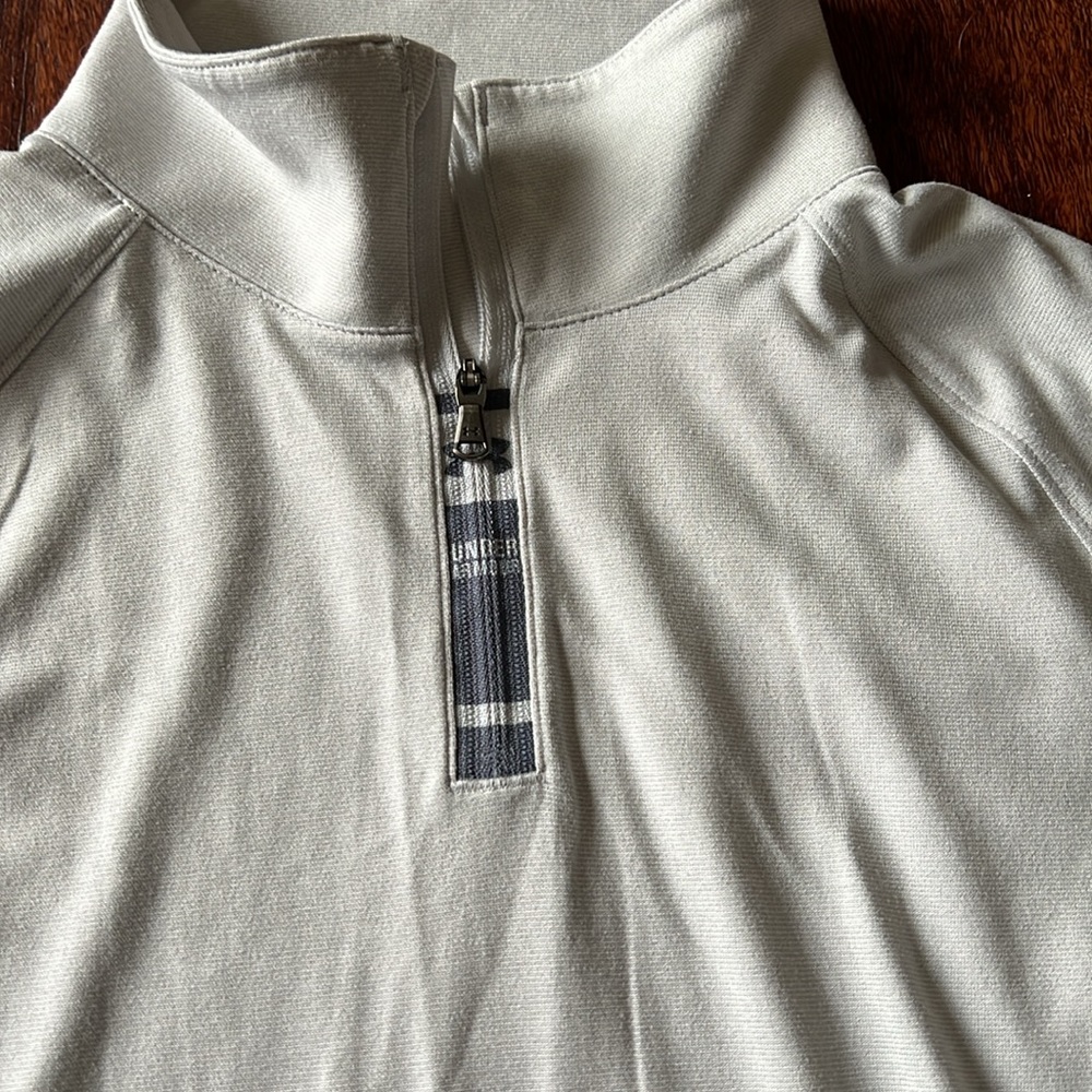 Under Armour 1/4 zip - Picture 2 of 9